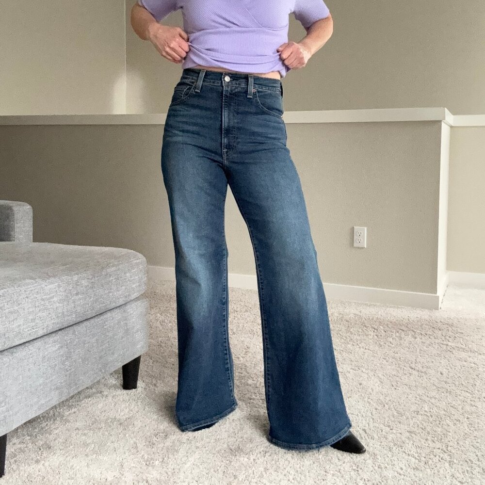Levi's Ribcage Bell Jean 30x32 - Picture 2 of 15